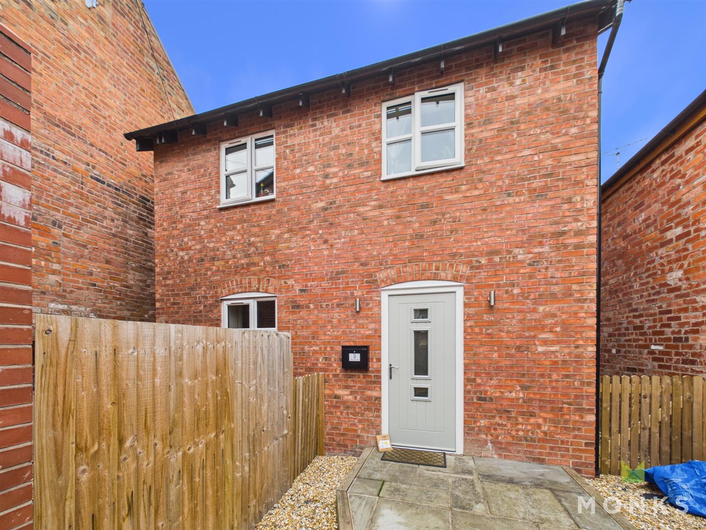 3 The Mews Oak Street, Oswestry, SY11 1LJ For Sale